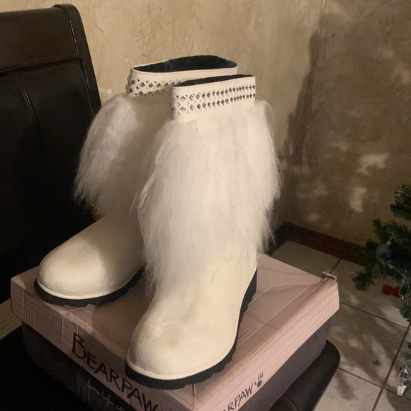 BearPaw Boetis White - Picture 8 of 10